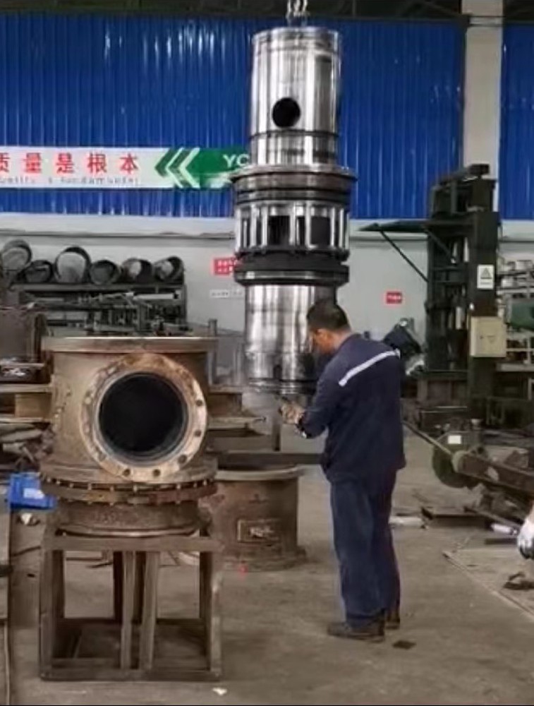 旋轉(zhuǎn)接頭維修中